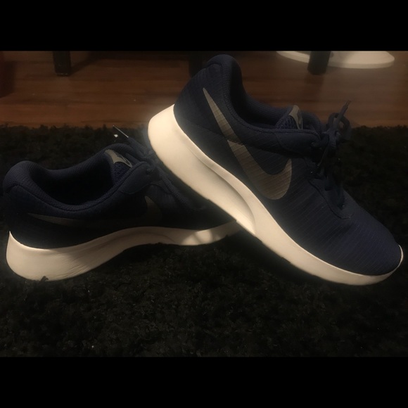 Nike Shoes - Nike Tennis Shoes